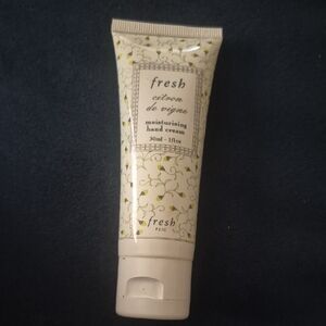 Fresh Citron de Vigne Cream with Floral Accents